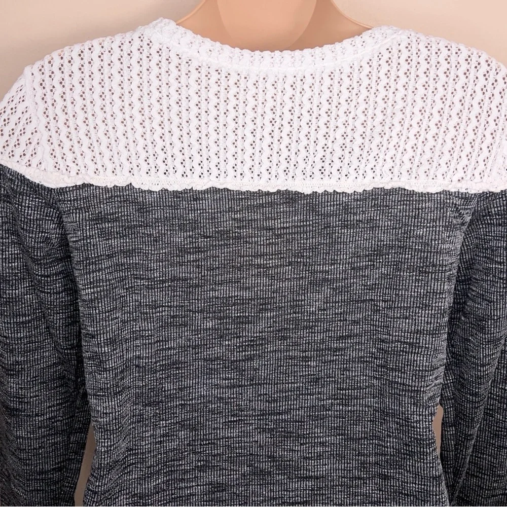 XL Dark Grey Waffle Knit Top White Lace Accent Long Sleeve Stretch Casual